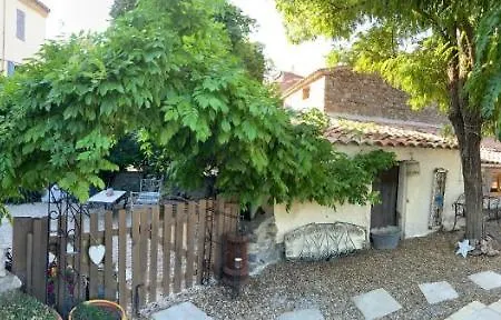 بيت ضيافة L Ancien Moulin A Huile 4*