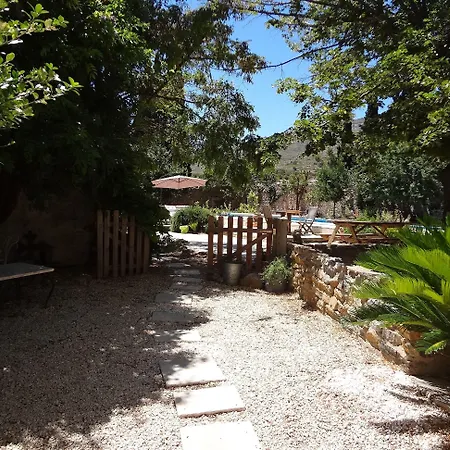 L Ancien Moulin A Huile 4*